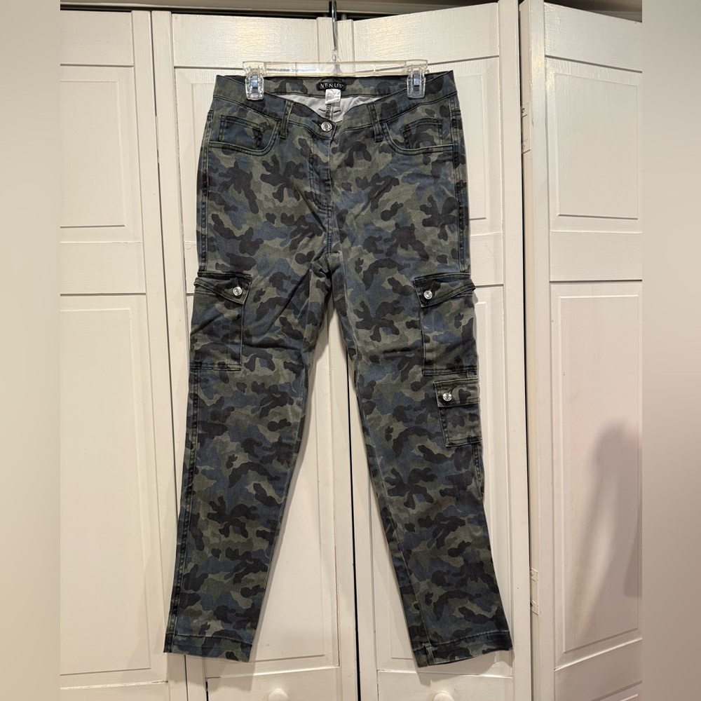 VENUS cargo camo‎ pants size 10